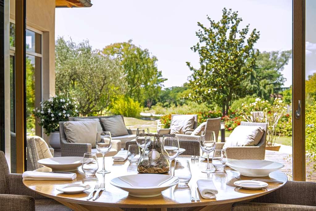Chateau De Massillan Uchaux Restaurant bilde