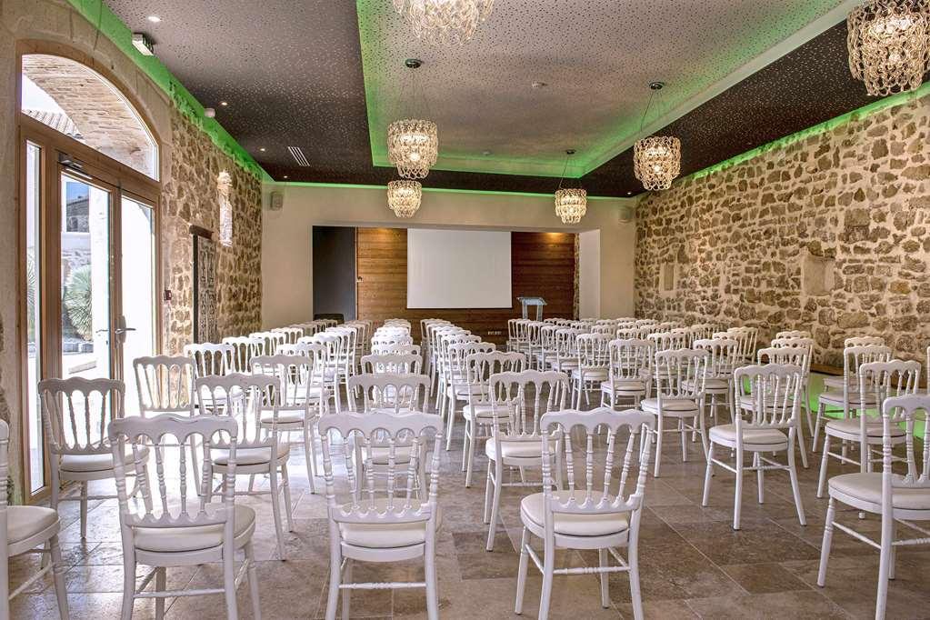 Chateau De Massillan Uchaux Fasiliteter bilde